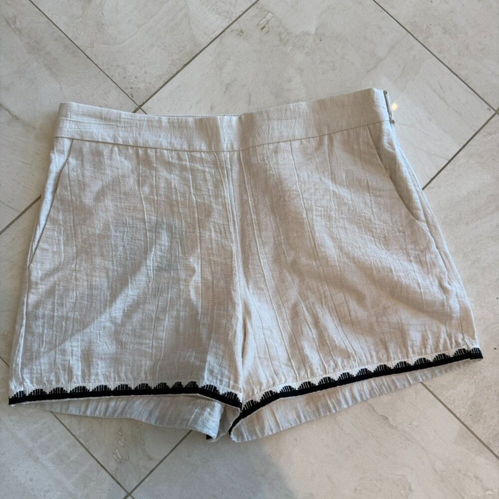 NWT Zara Beige Textured High-Waisted Shorts w/trim